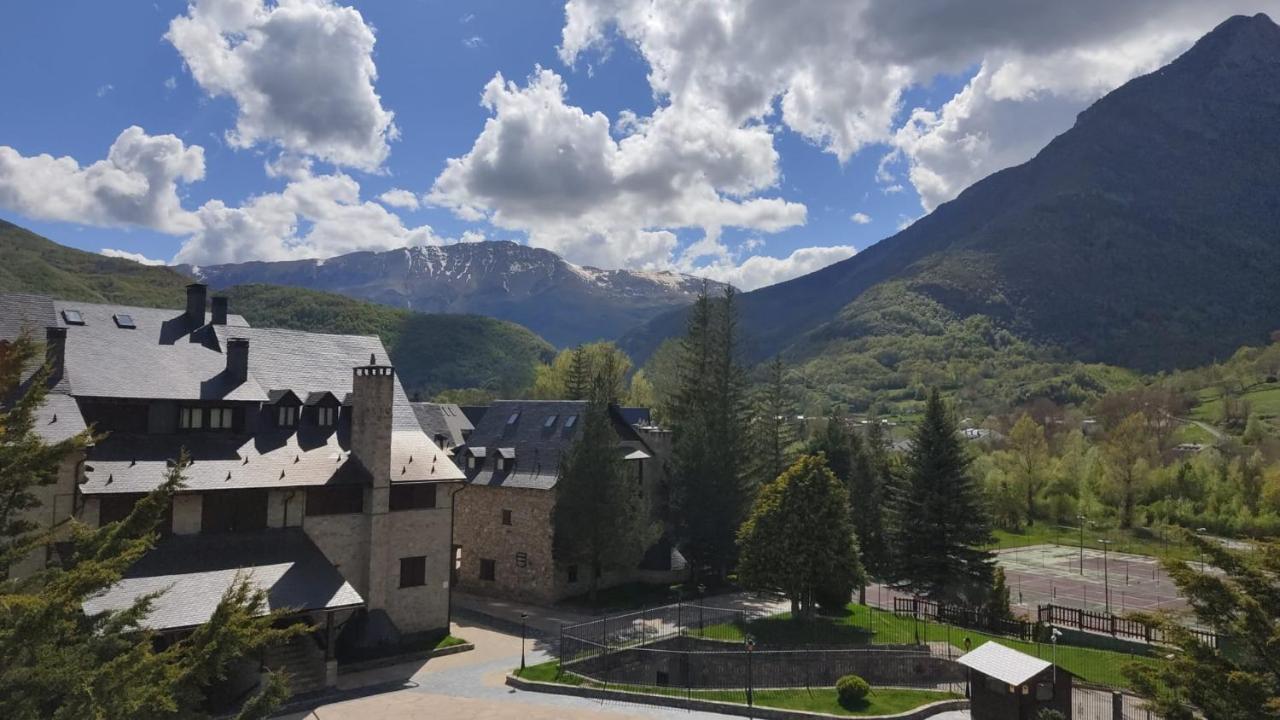 Atico Duplex Casa Ximet Apartment Benasque Exterior photo